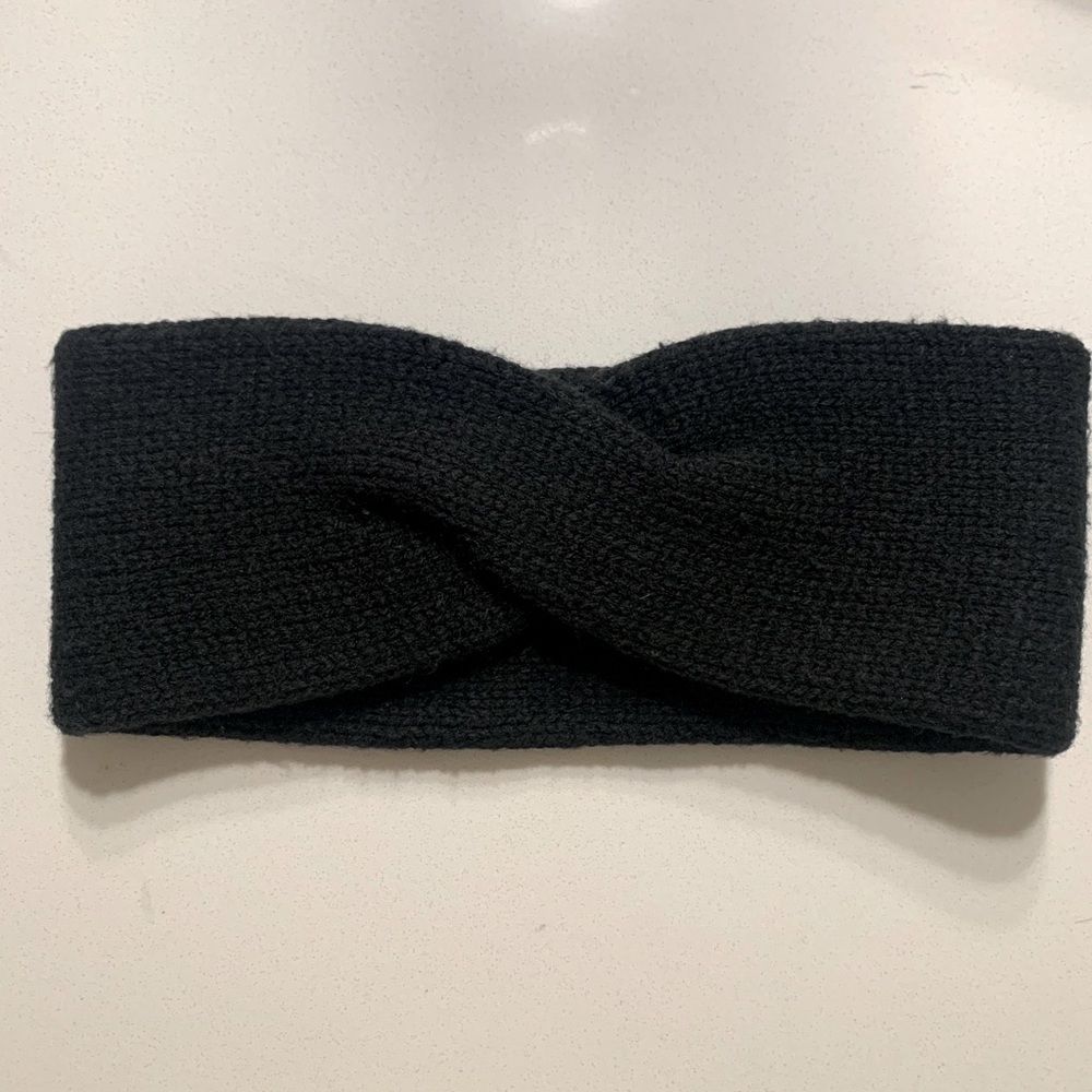 Aritzia - Snow Bunny Black Knit Headband (OS)